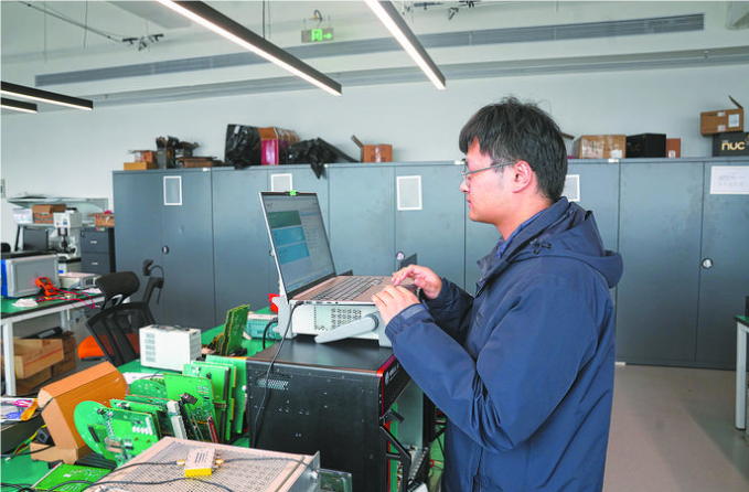 合肥技术为深海地层做“CT”——助力我国首次自主完成超深水海域地震勘探作业